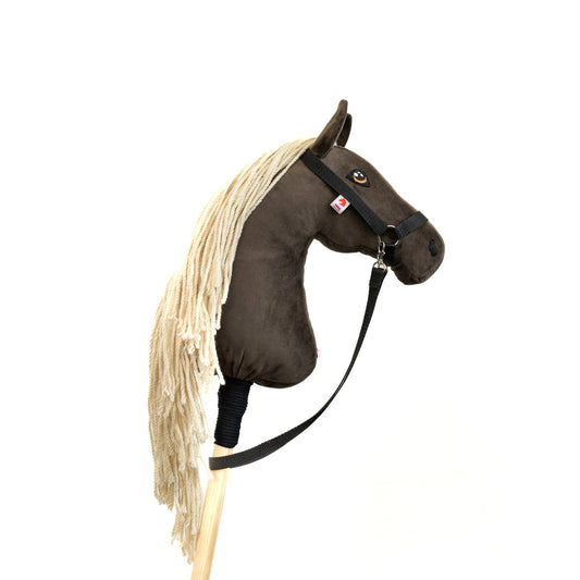 Hobby horse jménem Gizmo s přírodní hřívou, hříbě na tyči, česká ruční výroba.
