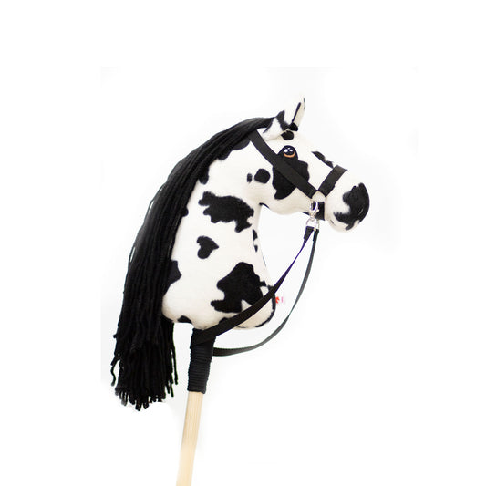 Černobílý hobby horse jménem Dakota, hříbě na tyči, česká ruční výroba.