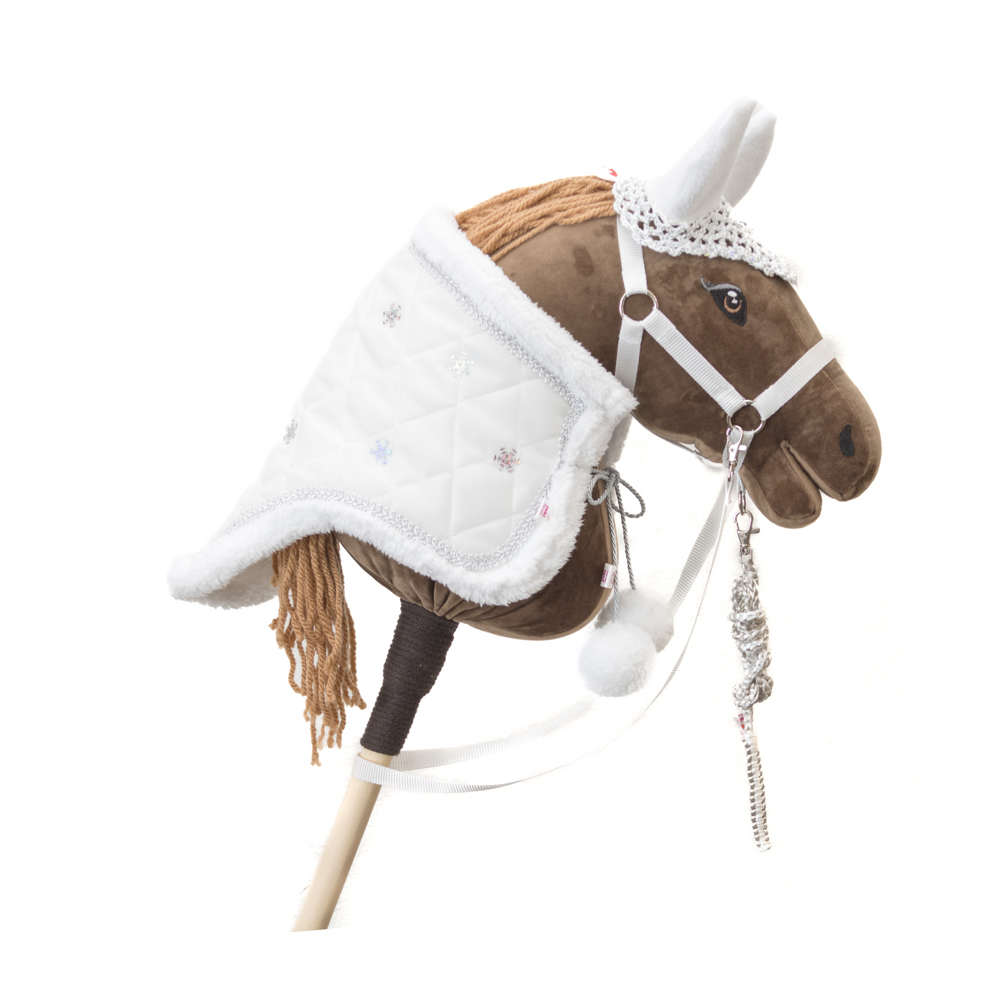 Kompletní výhodný set pro hobbyhorsing: bílá dečka, čabraka, ohlávka s otěží a vodítko.