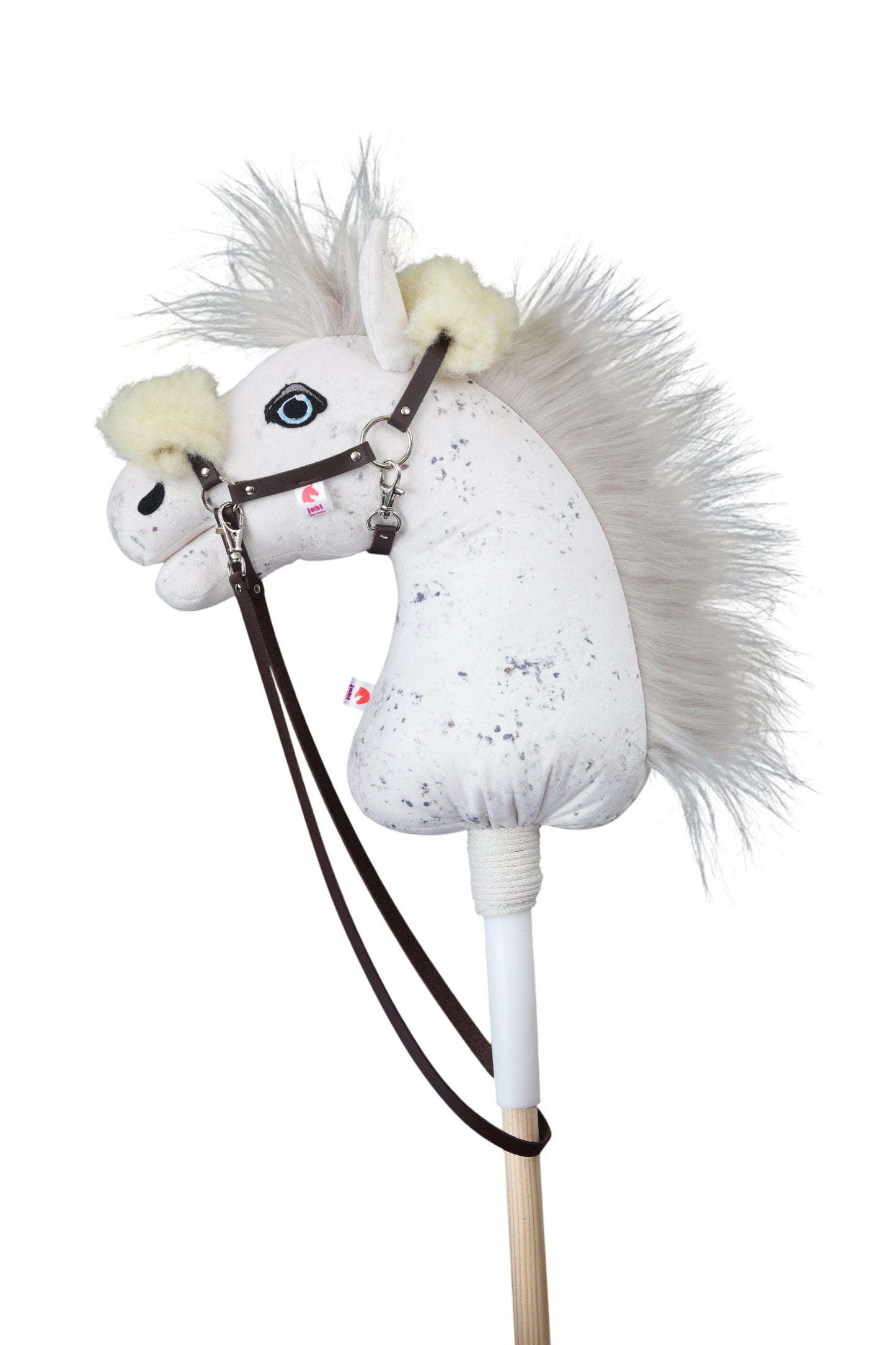 Hobbyhorse s hnědou ohlávkou z eco kůže s beránkem.